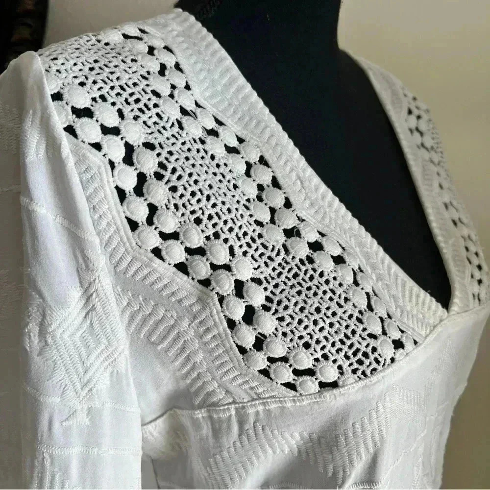 La Blanca White Embroidered Tunic Dress Beach Coverup, Long Sleeve Medium